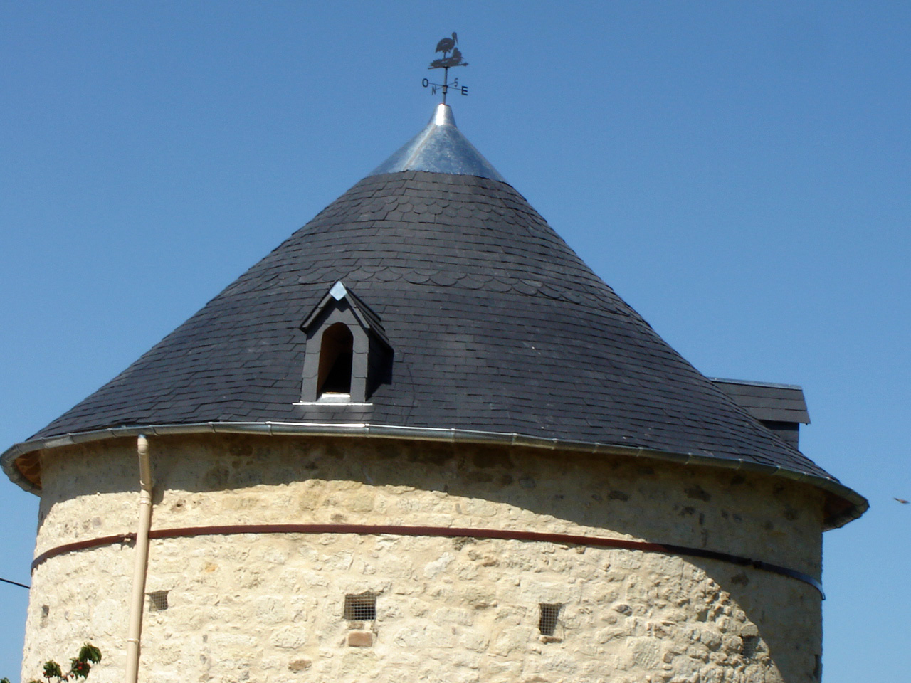 Toit pigeonnier restauré