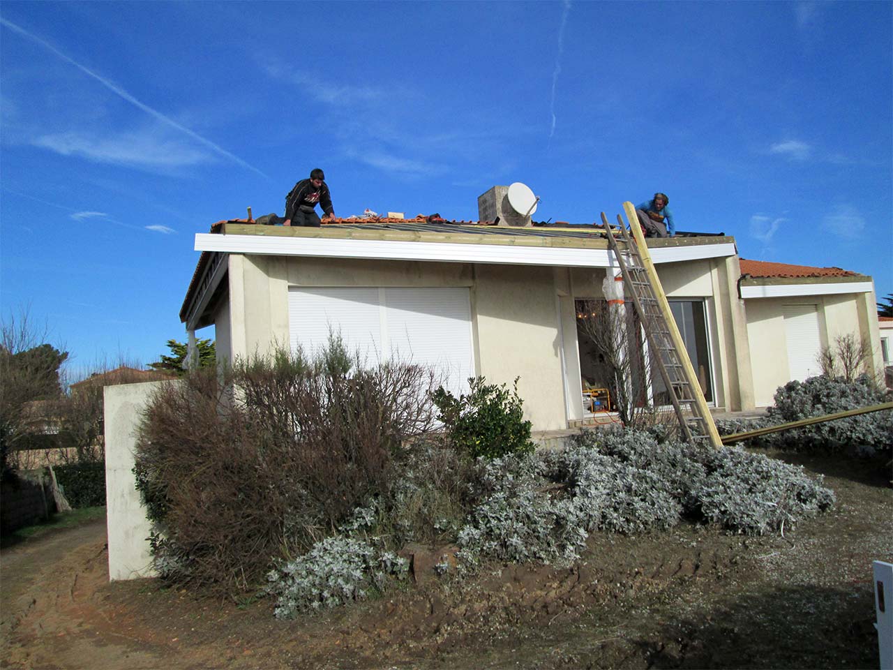 Réfection couverture tuiles à Brétignolles sur Mer Vendée 85 - Pose d'un pare-pluie avec contre liteaunage
